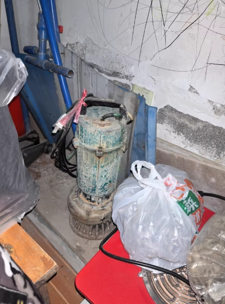 德阳市地区处理养鱼设备、污水泵1台、抽水泵3台、投饵机1台、增氧泵3台等