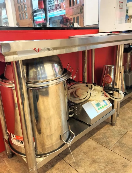 成都市地区处理酸奶店全套商用设备、智能巴氏杀菌机、智能商用发酵机、荣事达双门冷藏展示柜等吗