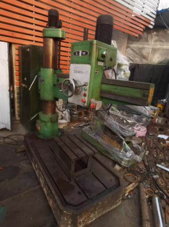 济宁市地区个人处理Z3040A×13摇臂钻床 大连CDE6140A车床 3032龙门钻床