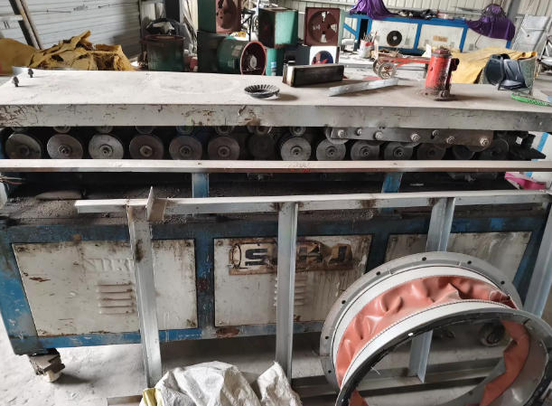 泰州市地区工厂处理10T河南航吊1台、风管生产设备