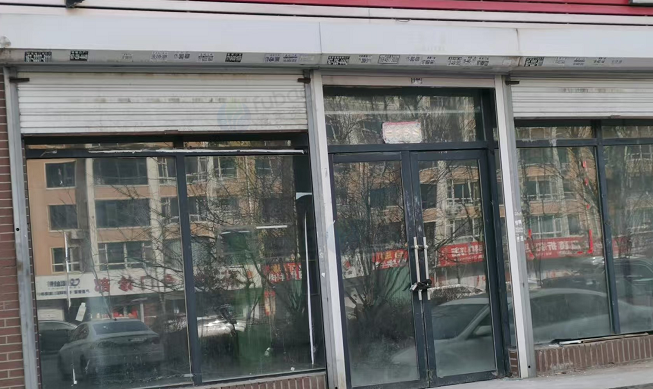 长春地区个人闲置处理电动卷帘门4个