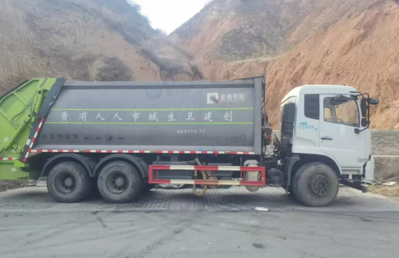 西宁市地区处理程力威CLW5250ZYS6WL压缩式垃圾车