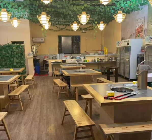 成都市地区处理火锅店全套设备、10张火锅桌、配套板凳、16组中式灯笼吊顶、2台保鲜柜、2.1米大冰柜等