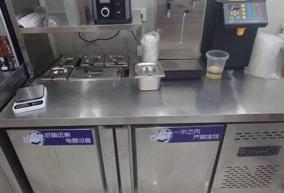 呼和浩特市地区处理热水器、冷藏操作台、冷藏柜、果糖机、沙冰机等