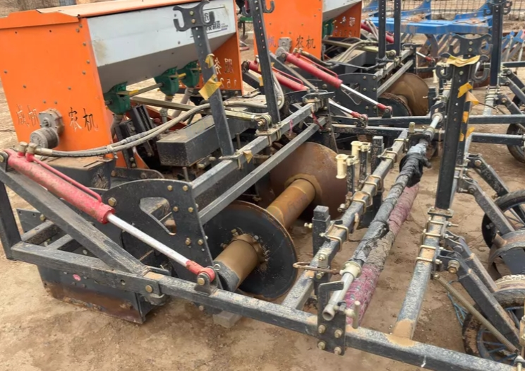 吴忠市地区处理辣椒西红柿红薯玉米起垄覆膜机