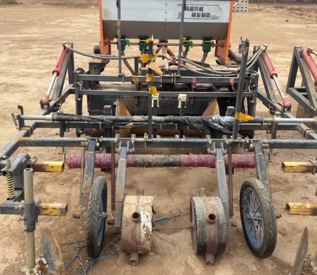 吴忠市地区处理辣椒西红柿红薯玉米起垄覆膜机