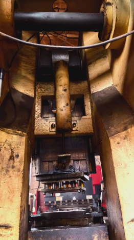 青岛市地区工厂处理125T冲床 扬力63T冲床