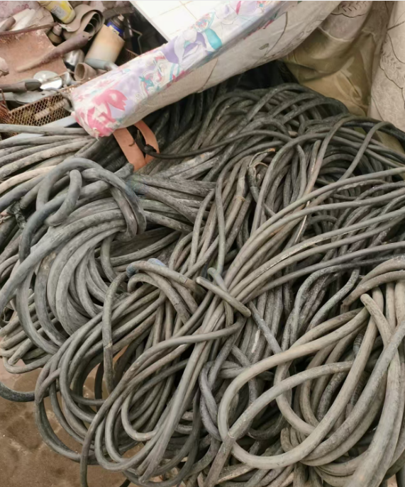 松原市地区工地完工处理电焊机，切割机，台转，电锤，水平仪，电镐，水钻，气泵，洗车机，电缆线，焊把线