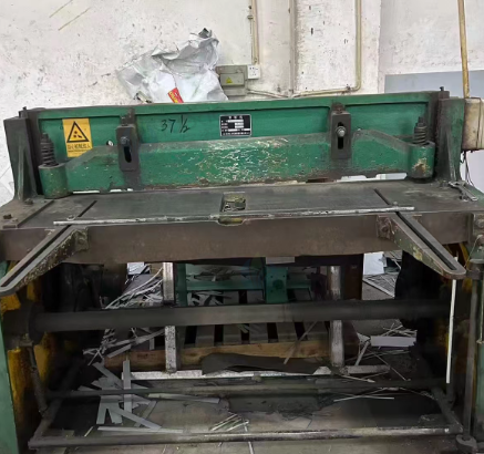 深圳市地区工厂处理液压机、不锈钢焊条等设备