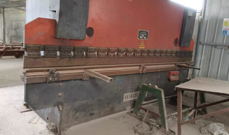 盐城市地区工厂处理生产冷库板设备一套