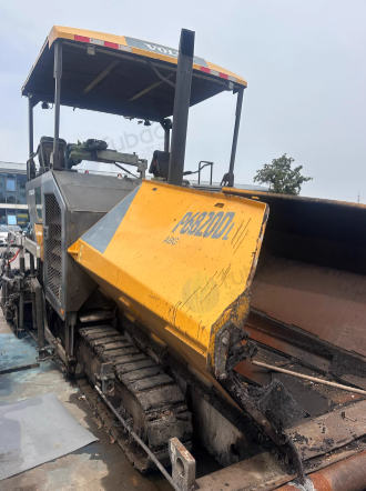 苏州市地区公司处理沃尔沃P6820D摊铺机+宝马压路机+防撞车+挂车