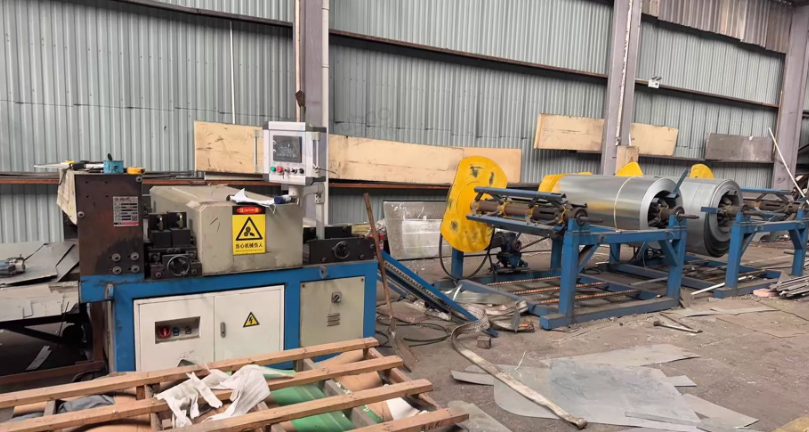 苏州市地区工厂处理风管生产设备一套