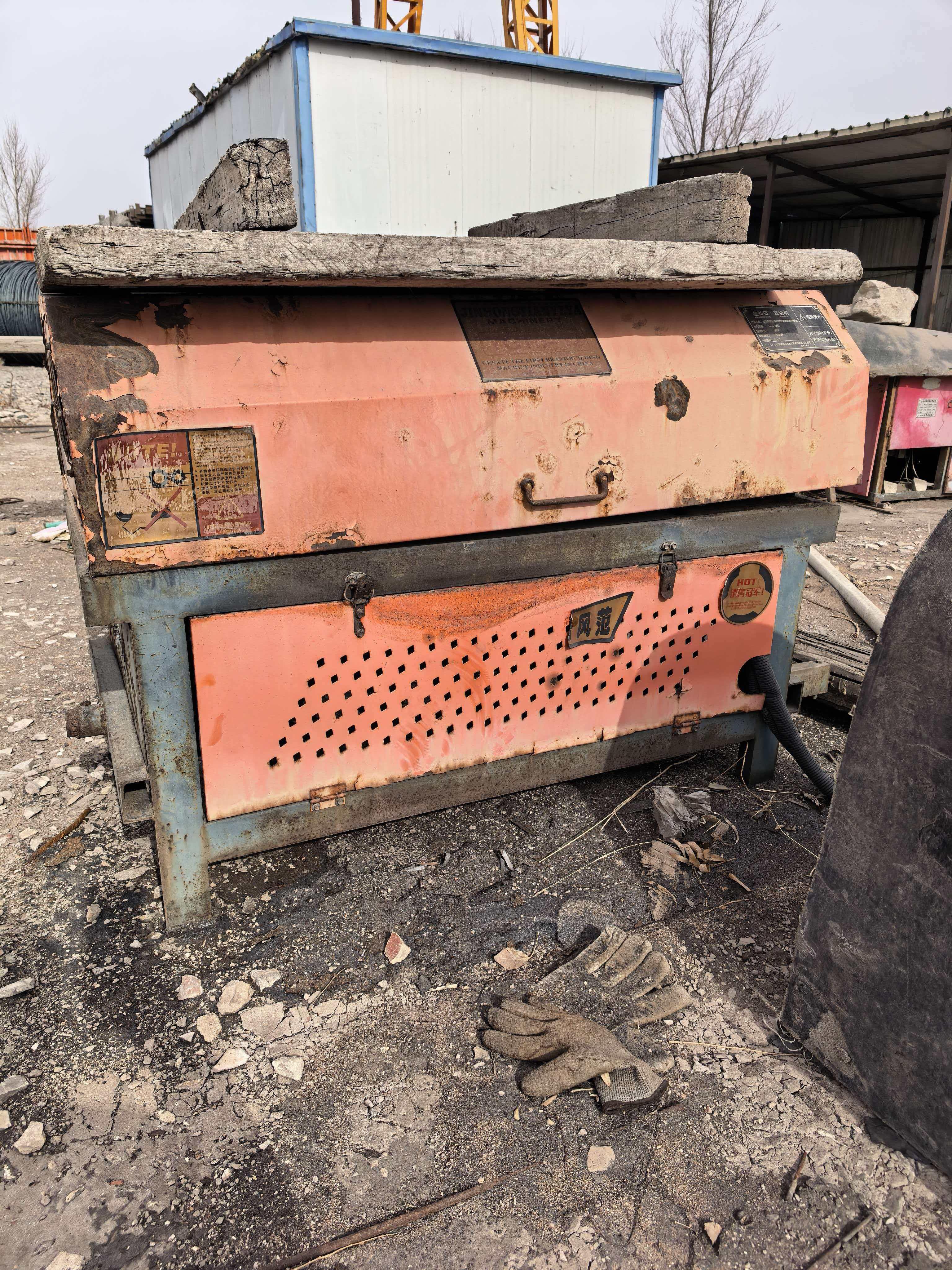 供应：蒸汽锅炉、数控调直机各一套及钢筋弯钩机、切断机