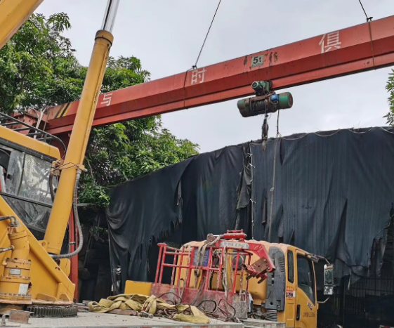 揭阳市地区场地到期处理5吨龙门吊