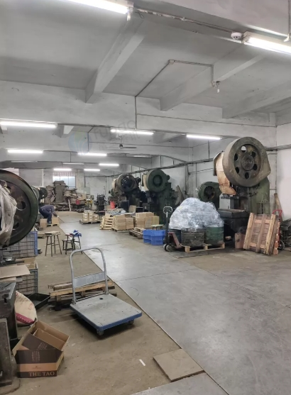 东莞市地区五金厂处理10吨、40吨、63吨100吨冲床、磨床、高速冲床、铣床等