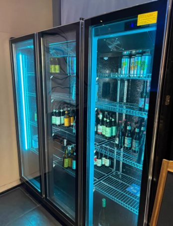 青岛市地区酒吧处理中央空调 冰箱 冰柜 制冰机 桌椅全套