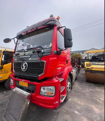 苏州市地区公司处理沃尔沃P6820D摊铺机+宝马压路机+防撞车+挂车