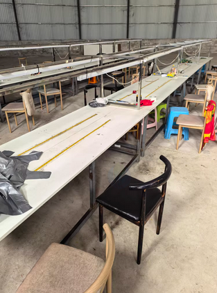 德宏地区工厂处理30套手工加工桌子