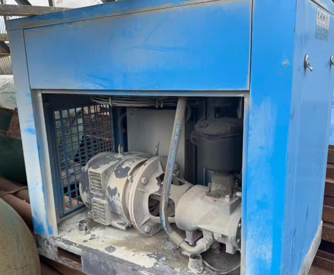 儋州地区工厂处理132KW普瑞阿斯螺杆空气压缩机