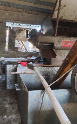 徐州地区工厂处理3T炼油锅一套