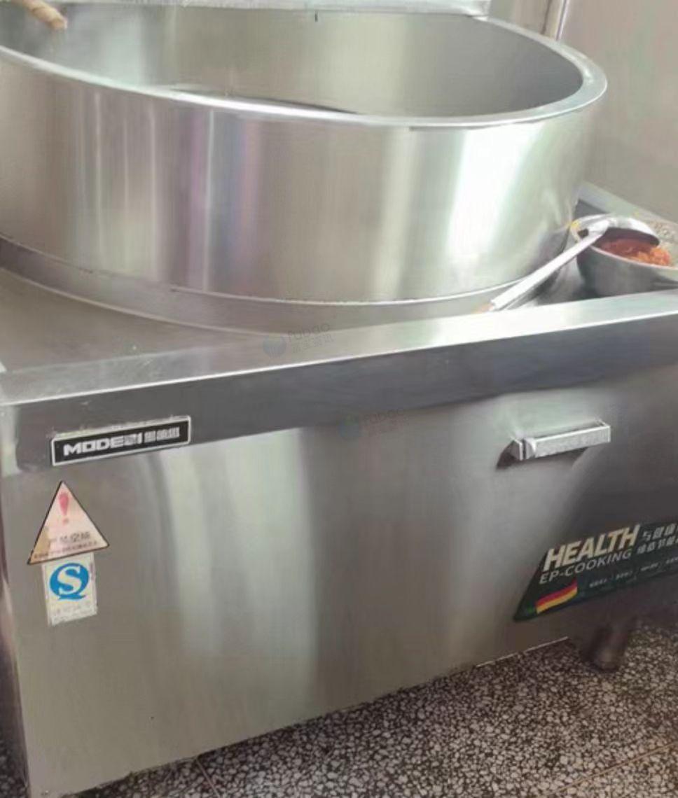 淮北市地区处理三门挂肉柜、双门大冰柜、锯骨机、电磁炉、消毒柜等牛肉汤全套设备