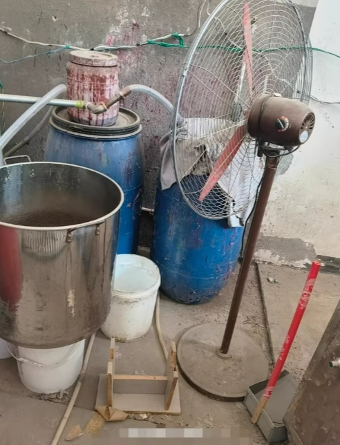 马鞍山市工厂地区处理搅拌机、控制柜、大桶、小桶、风扇等