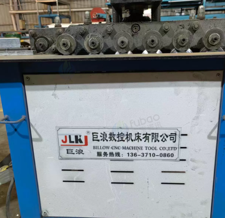 苏州市地区工厂处理风管生产设备一套