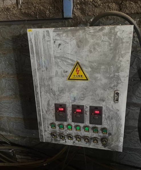 承德地区处理650颗粒机电机、110配电柜、输送带、振动筛