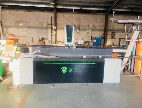 金华地区处理极简玻璃门设备四台