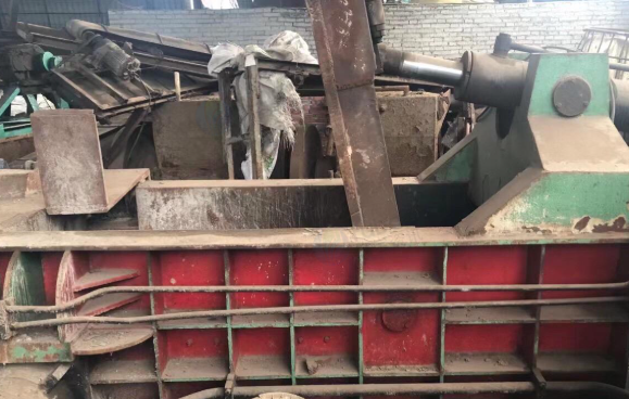 清远市地区处理800撕碎机、125压块机、800高速机