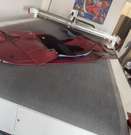 连云港市地区工厂处理1625振动刀裁皮机、标准牌拼接双针电脑机、双针电脑机、包边机等