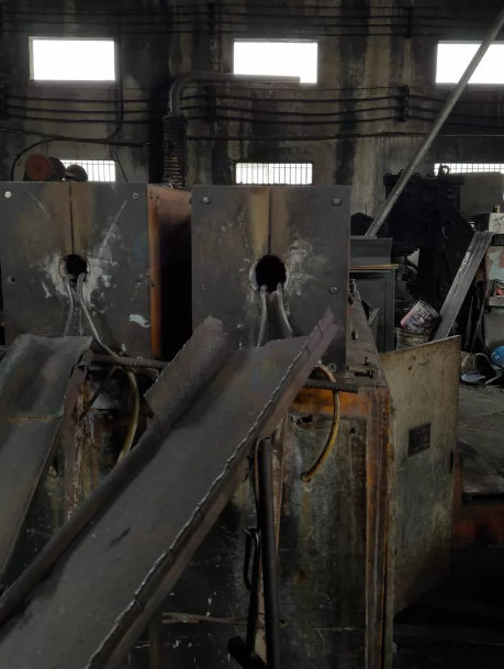 绍兴地区处理杭州国隆成套电炉、金科智成套电炉，400KW变压器、电力柜