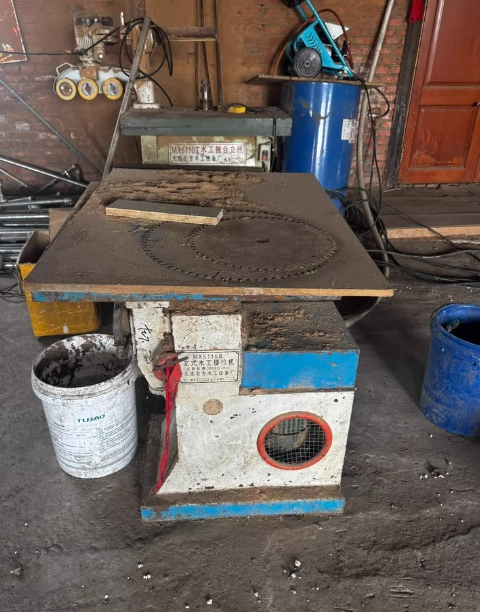 哈尔滨市地区处理全套木工设备、精密据、利洗、冷压机、十多台机器等