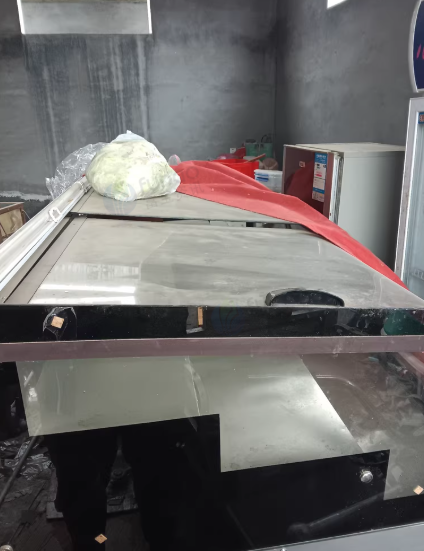 济南市地区处理保鲜柜、电动三轮车和架子