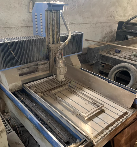 西宁市地区工厂处理小型石材雕刻机10台、激光机4台