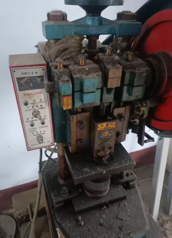 德州市地区个人处理2000L反应釜 全套净水设备 铝塑板生产线大螺杆 冲压机