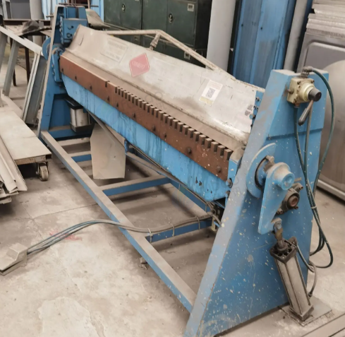 南通市地区工厂处理风管加工设备一批