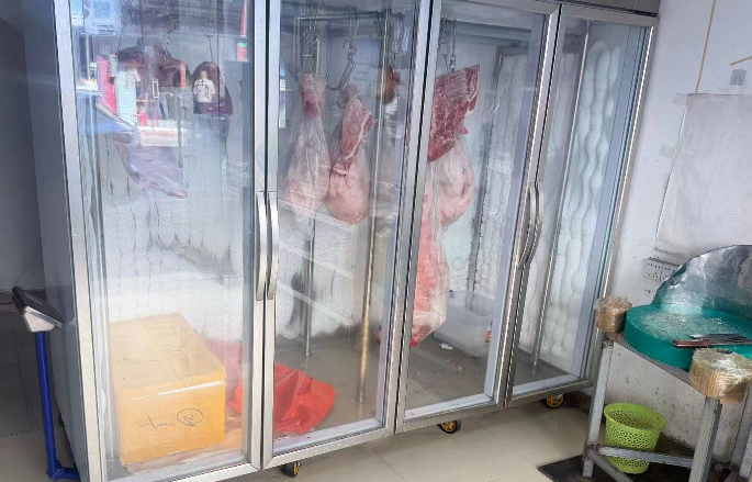 广州市地区店铺处理冰箱、冷冻柜、冷藏柜、架子2个、切肉机
