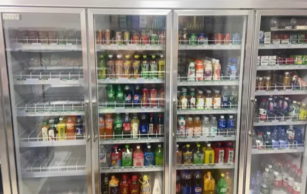 东莞市地区处理便利店整套设备、饮料冷藏柜、货架、收银台、烟酒柜等