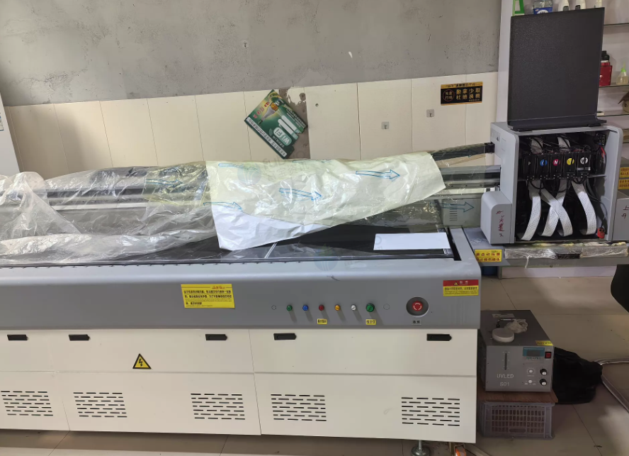 沧州市地区工厂处理全新大型UV打印机+装饰画全套生产设备