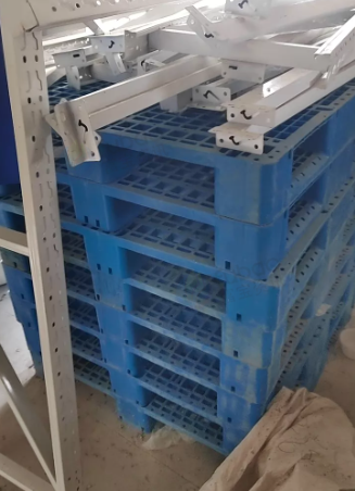 济南市地区处理200多个蓝色塑料托排