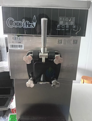 上饶市地区处理东贝CF 7126冰淇淋机、整套奶茶设备