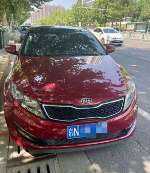 北京地区处理12年红色起亚K5轿车