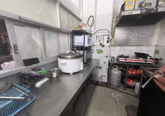 玉林市地区处理桌子、椅子、收银系统等餐饮设备