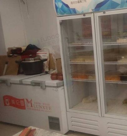 通辽市地区处理熟食展示柜、空调、工作台、调料架、炸货机、双开门冰柜等麻辣鸭货设备
