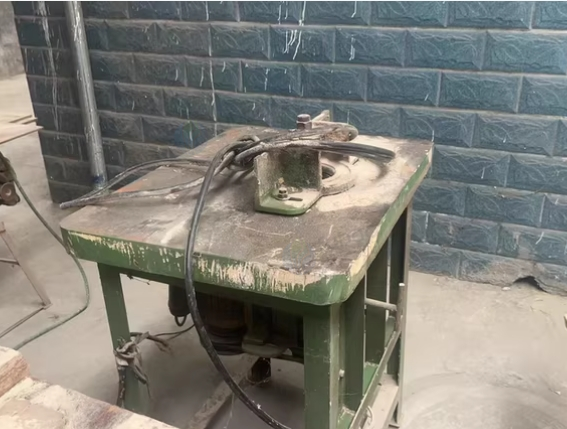 德阳市地区处理丝网印机器、木工设备、三台刨木机、两台台钻