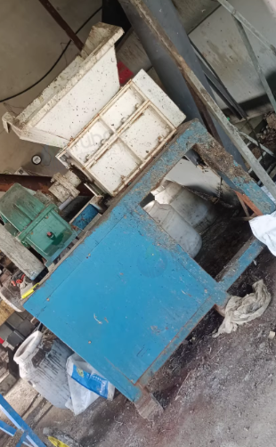 徐州地区工厂处理3T炼油锅一套