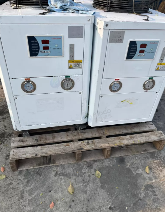 嘉兴地区处理2台工业冷水机组