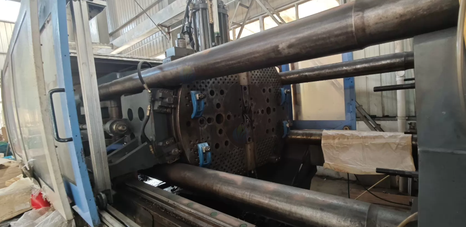 泰州市地区工厂处理600T双色注塑机