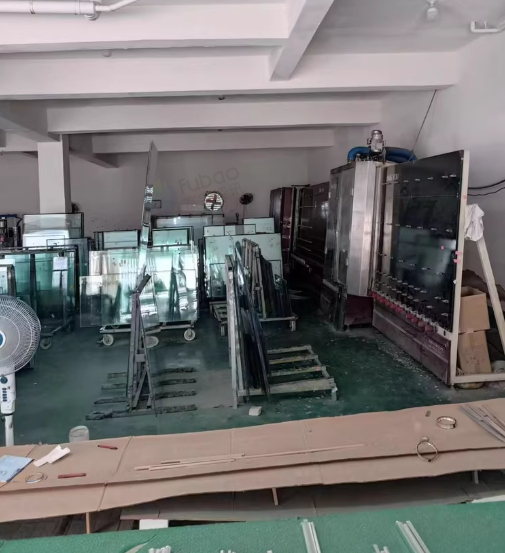 阜阳地区处理中空线、打胶机全套，丁机胶机一个，吕条切割机一个，气压叉车一个，大小玻璃架子几十个